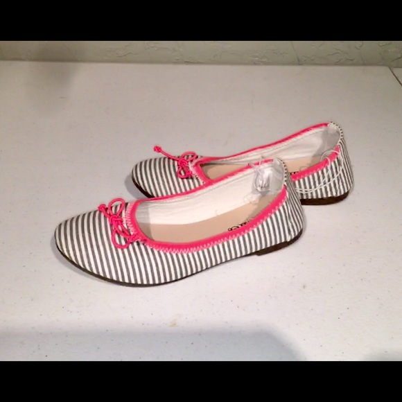 Girls flats - Picture 2 of 3